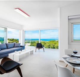 4 bedroom villa with pool and sea view in Perithia, Corfu, sleeps 9